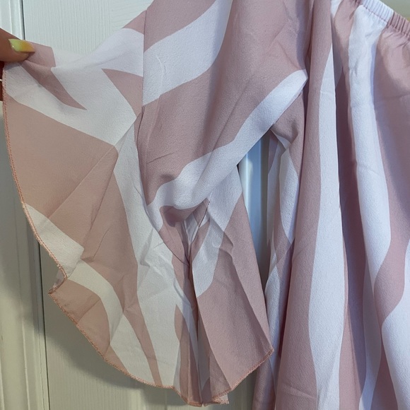 Pink white top - Picture 3 of 3